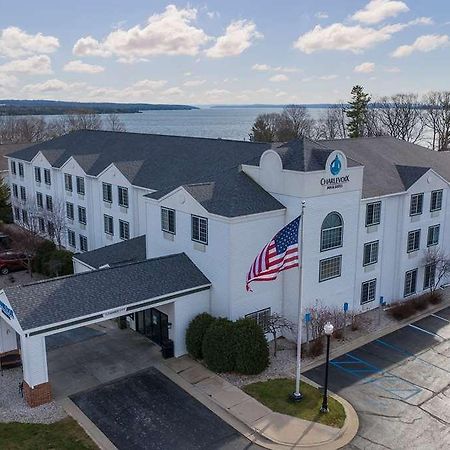 Charlevoix Inn & Suites Surestay Collection By Best Western 외부 사진