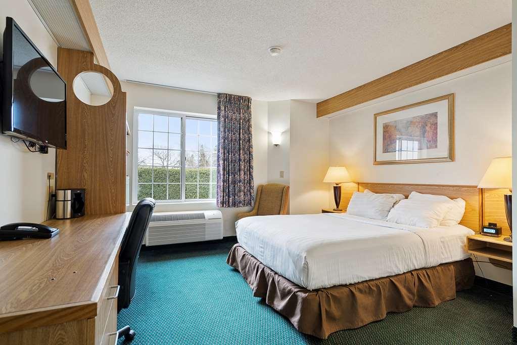 Charlevoix Inn & Suites Surestay Collection By Best Western 객실 사진