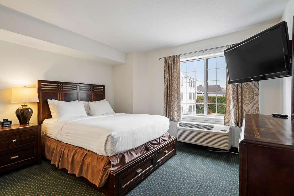 Charlevoix Inn & Suites Surestay Collection By Best Western 객실 사진