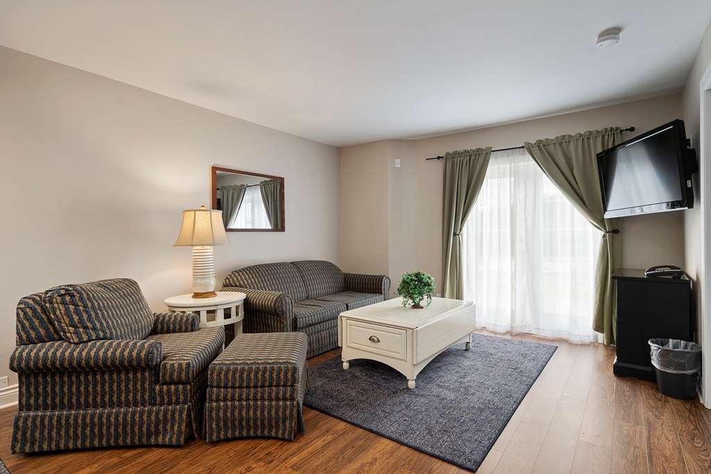 Charlevoix Inn & Suites Surestay Collection By Best Western 객실 사진