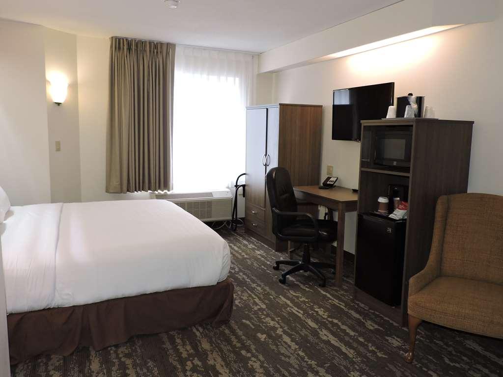 Charlevoix Inn & Suites Surestay Collection By Best Western 객실 사진