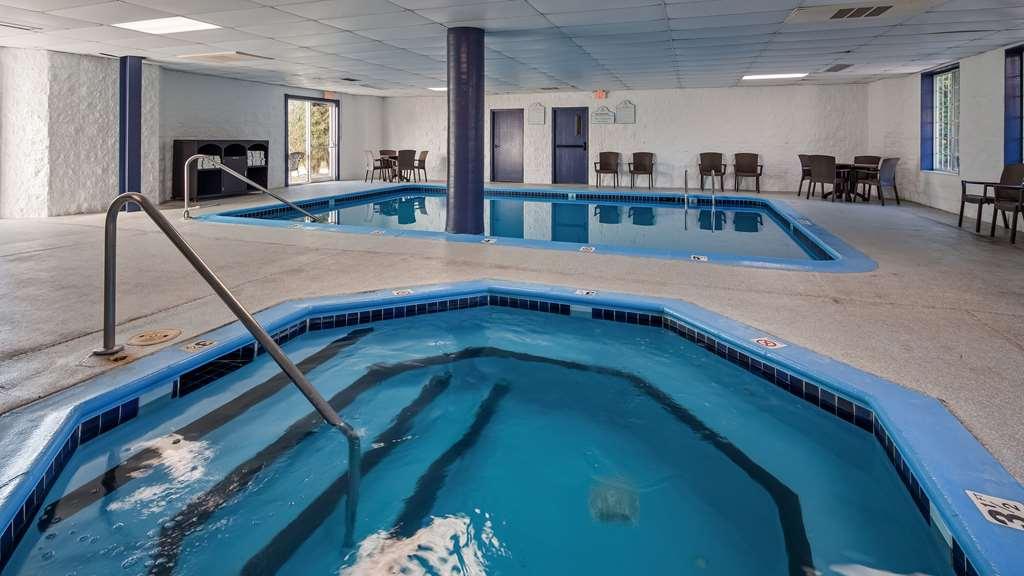 Charlevoix Inn & Suites Surestay Collection By Best Western 시설 사진