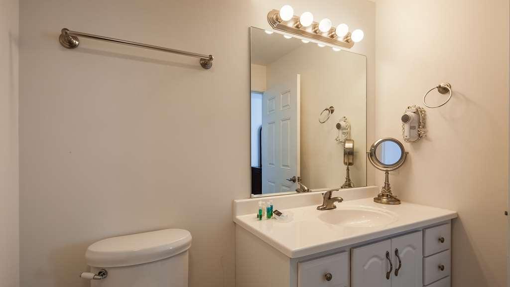 Charlevoix Inn & Suites Surestay Collection By Best Western 외부 사진